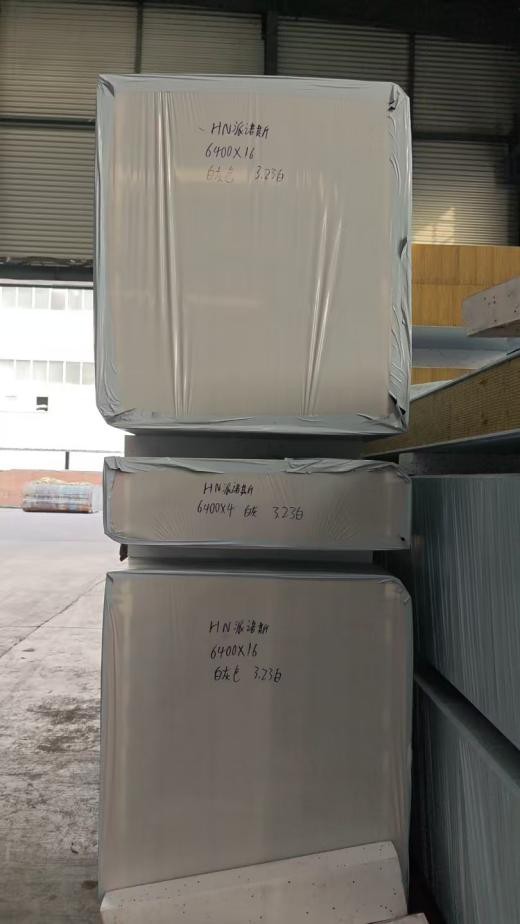 Sandwich panel and folding house shipped to Italian Sandwich panel and folding house shipped to Italian